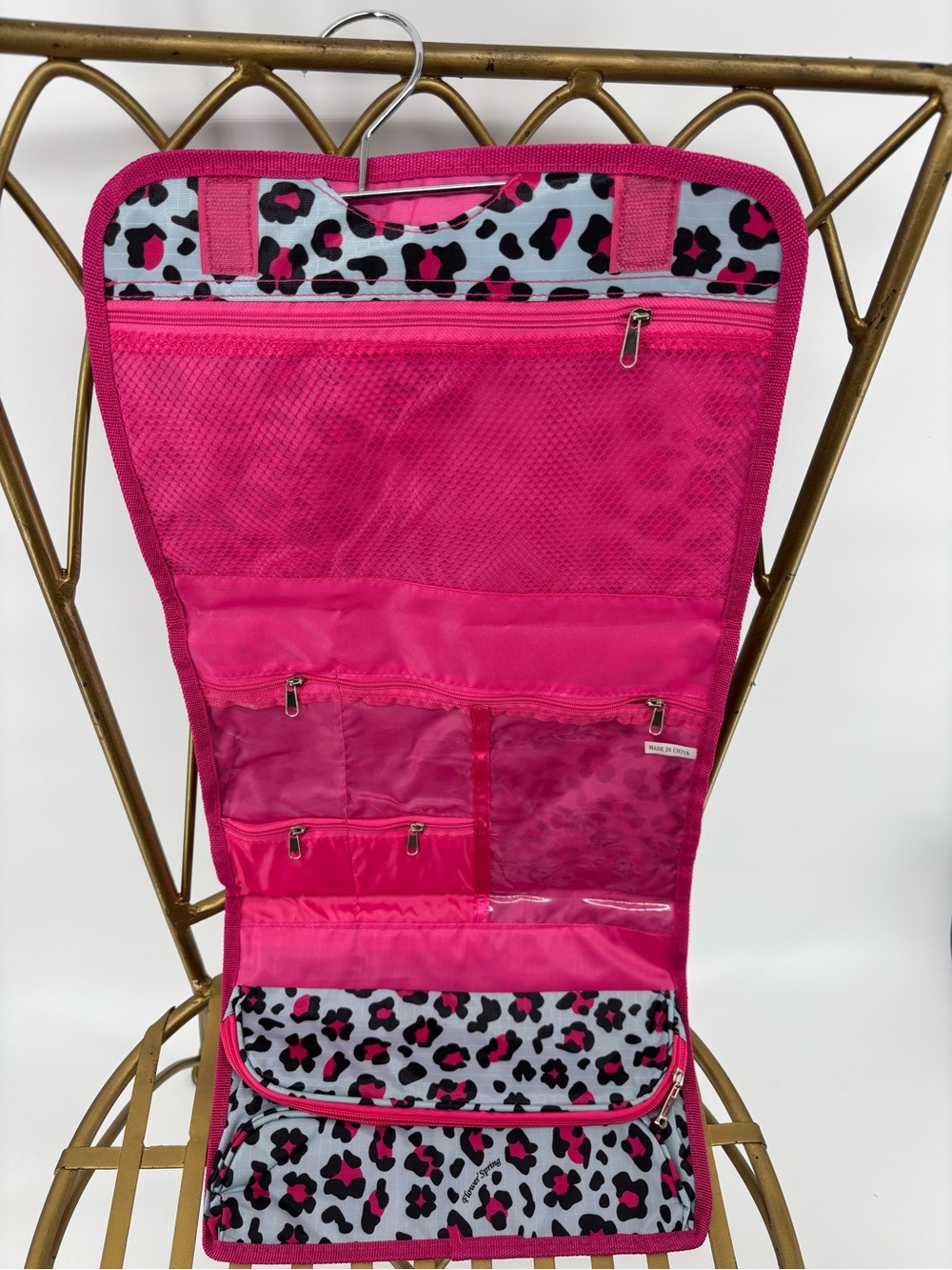NWT Hot Pink Leopard Travel Organizer. Great gift. Adorable with Monogram. Light